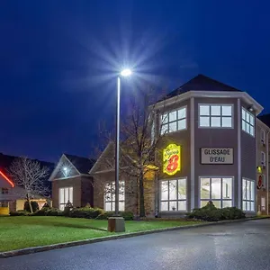 Hotel Super 8 By Wyndham Quebec City