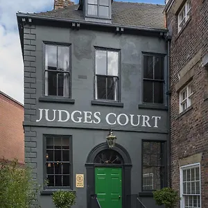 Guest house Judges Court York